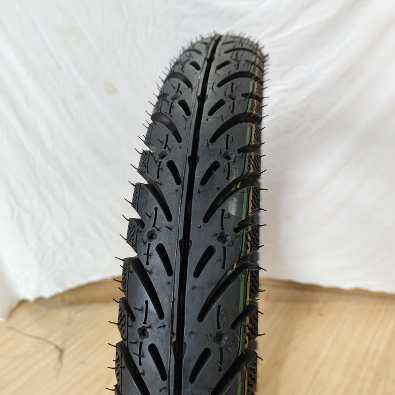3.00-17 Pneus de motocicleta fabricados com matéria-prima natural de aço de borracha de nylon