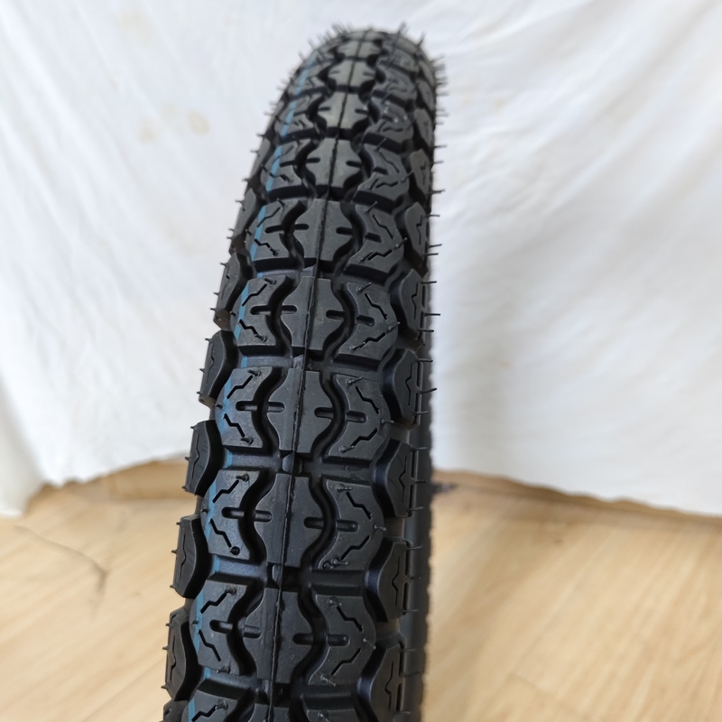 Pneus de tubos internos de motocicletas do mercado de Qingdao 3.00-17 Feito de aço de nylon de borracha natural
