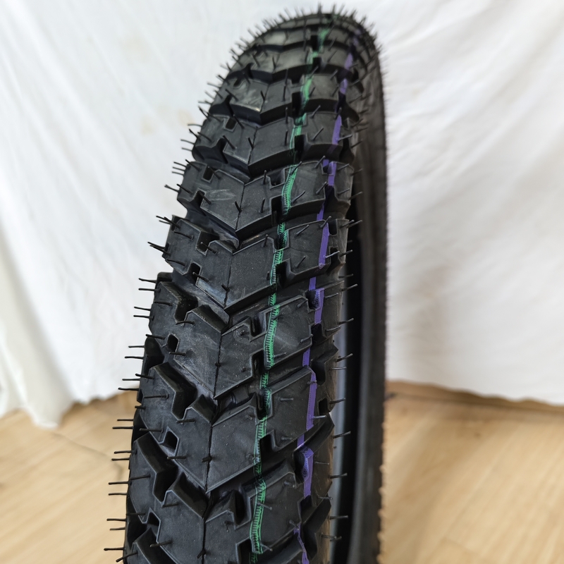 Pneus de motocicletas TT/TL Pneus de triciclos para substituição/reparação no porto de carregamento de Qingdao