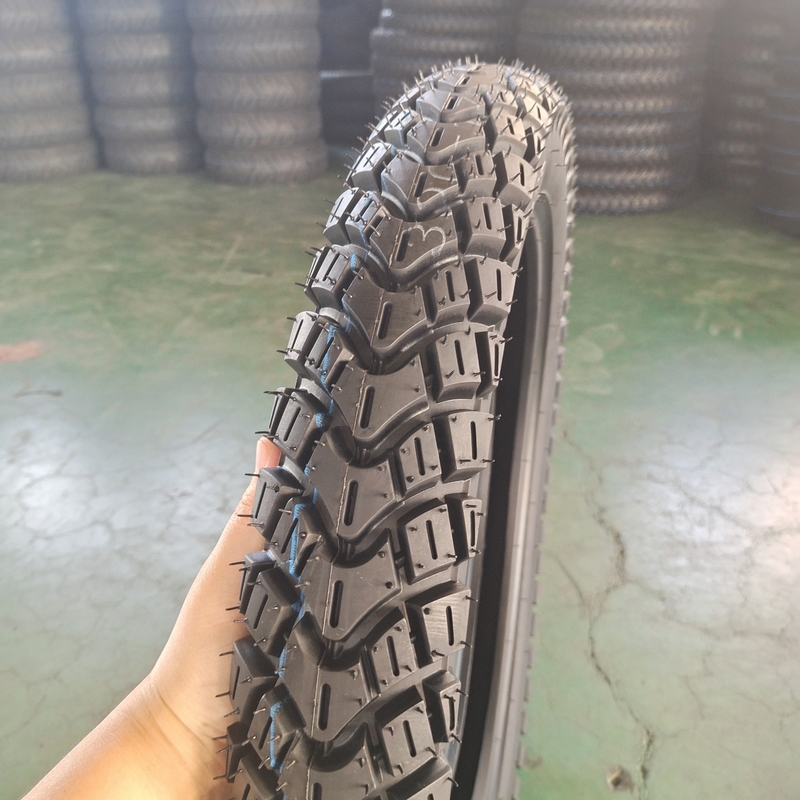 3.00-17 Pneus e tubos de motocicletas Matérias primas de primeira qualidade para melhor desempenho