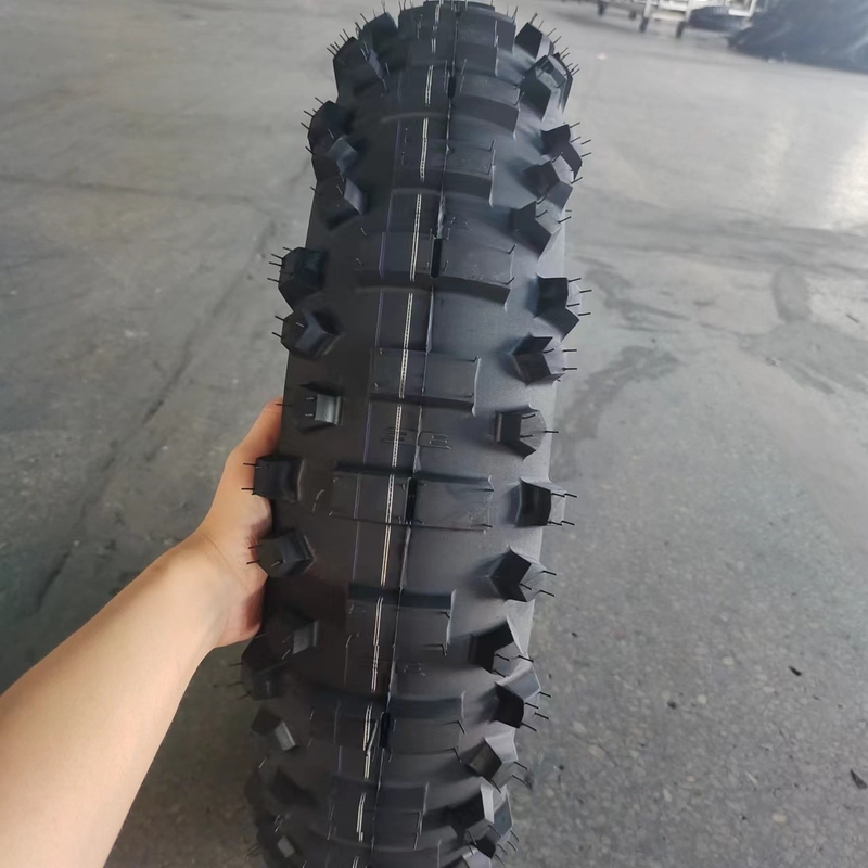 Tempo de entrega Dentro de 25 dias 140/80-18 Pneus enduro macios com 35%-55% de teor de borracha
