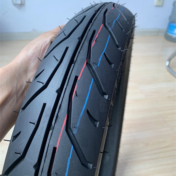 Mercado das Filipinas 80/90-17 Pneus de motocicleta com padrão de design profundo e longa vida útil