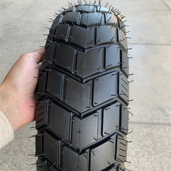 Tempo de entrega Dentro de 25 dias Pneus rápidos Motocicletas Motocicletas sem tubos Pneus-tamanhos 120/90-10