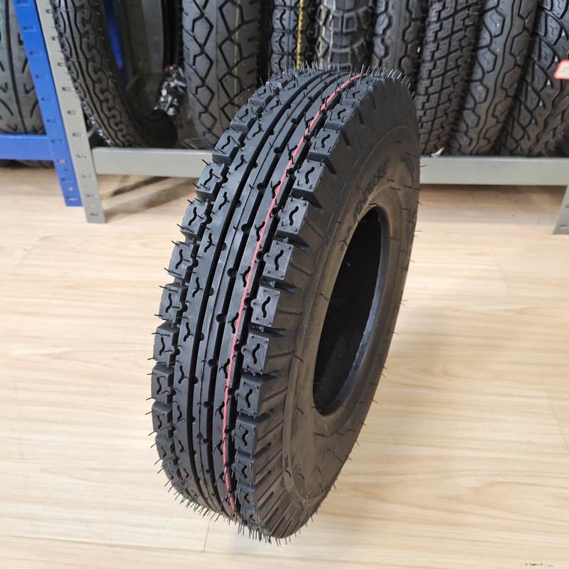 OEM aceitável 4.00-8 Pneus de motocicleta para Egito Pneus de scooter em preto