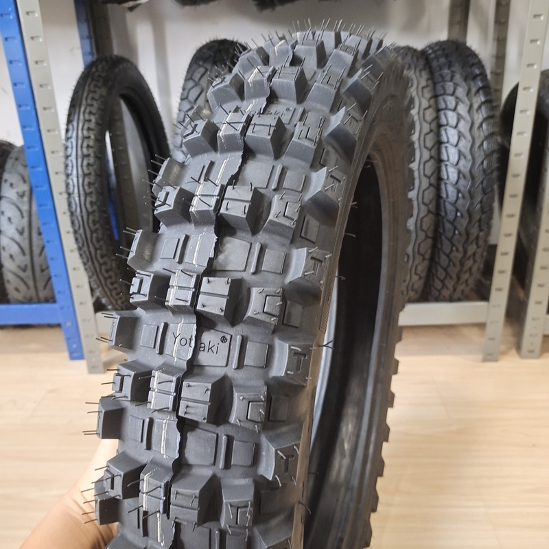 Pneus de aço natural de borracha de nylon 140/80/18 140/80-18 Pneus de motocicleta 140x80x18