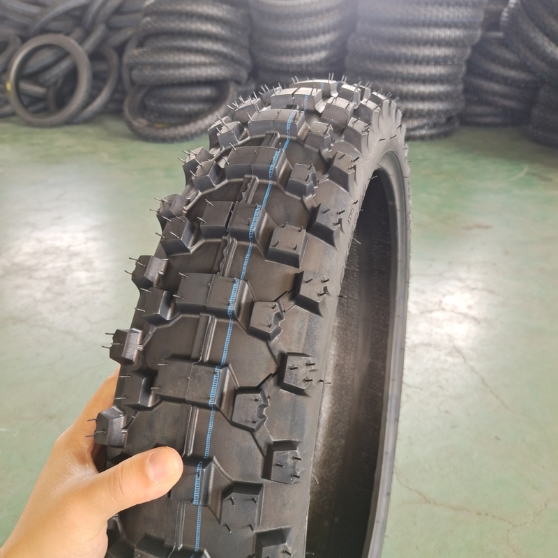35%-55% de teor de borracha Pneus de motocicletas de nylon110/70-17 para distribuidores de Qingdao
