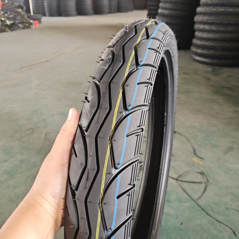 Padrão de casca de pneu de costelas Três rodas 80/90-17 Tubos de pneus de motocicleta em competitivo