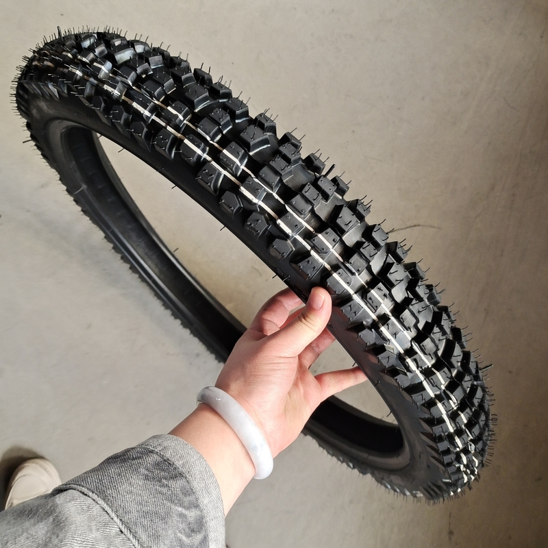 Pneus de motocicleta semi-quentes de aço de borracha natural Nylon 2.75-21 Hlm para passeio de montanha