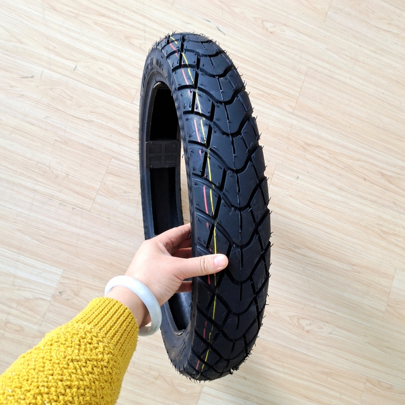 Pneus de motocicleta 90/90-17 de aço de nylon de borracha natural para os mercados da América do Sul