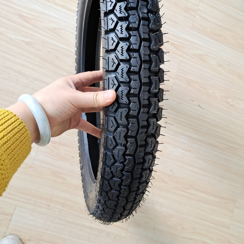 3.25-18 Pneus de motocicleta Negro sem tubo de com matéria-prima Natureza borracha aço Nylon