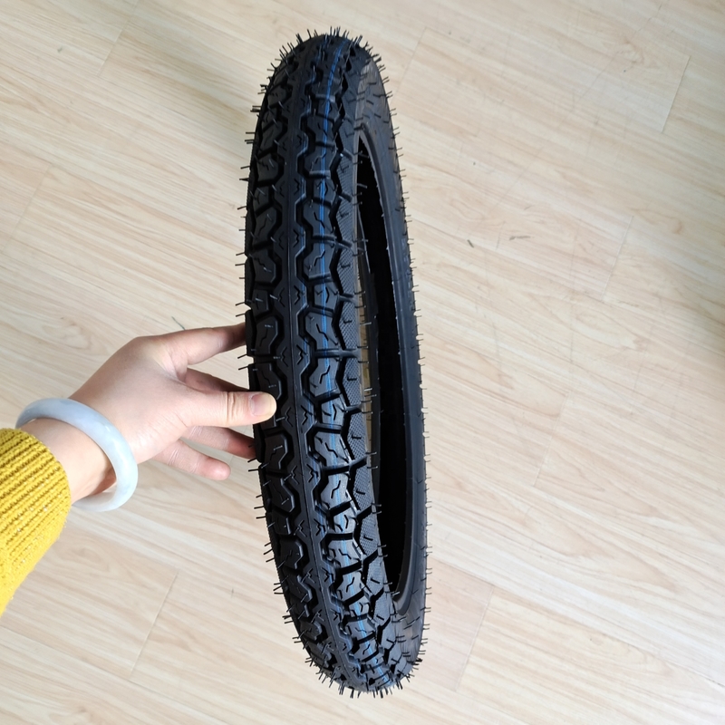 3.00-17 Pneus de alta resistência Pneus de motocicleta com material de nylon de borracha natural e aço