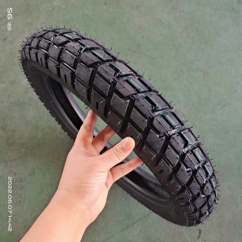 Pneus OEM aceitáveis de borracha para motocicletas 80/100-14 para garantia de carcaça de pneus