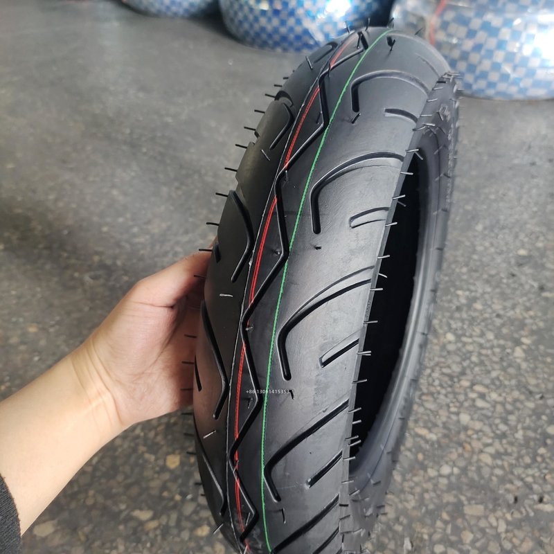 35%-45% de teor de borracha Pneus sem tubos de motocicletas 3,50-10 350 10 com material durável