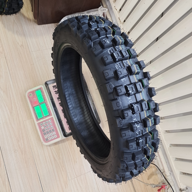 Pneus de motocicleta de durabilidade 140/80/18 com classificação 6PR/8PR e carcaça de pneu resistente