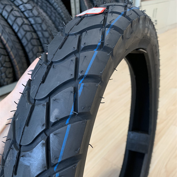 5000 unidades por dia Capacidade de produção Pneus para motocicletas 90/90/18 para o mercado africano