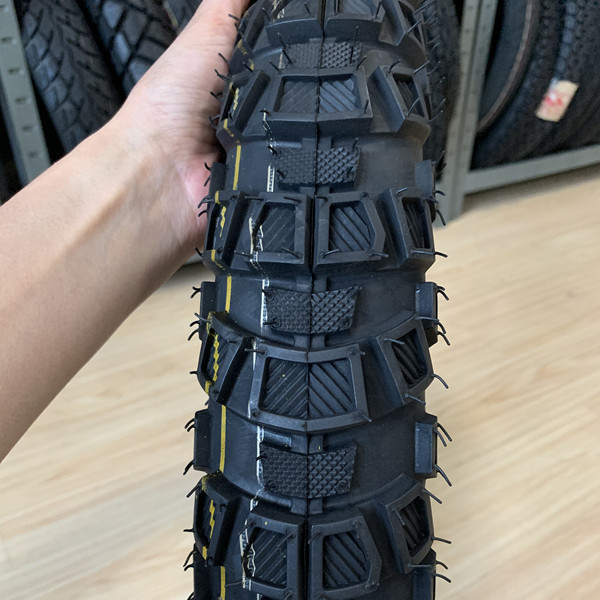 Experimente a diferença com o revestimento do pneu Tvs King Triciclo Pneus Pneus de motocicleta 17