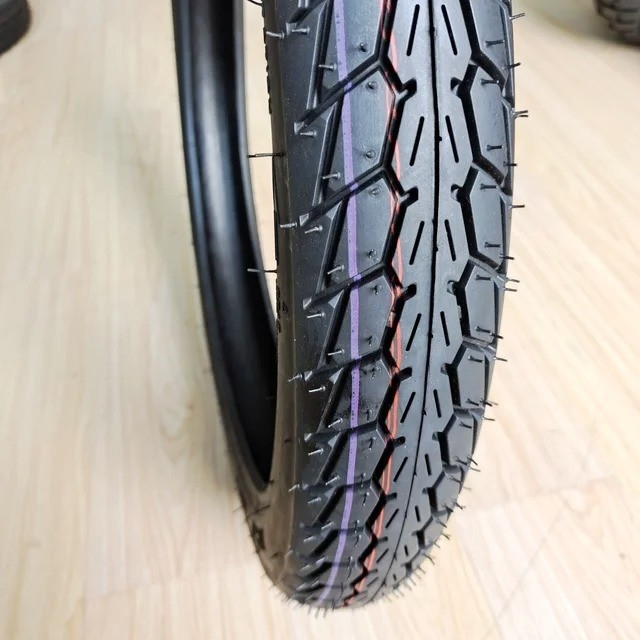 Caixa de pneus de carga do porto de Qingdao para pneus de motocicleta IRC 60/100-17 70/100-17 Incluído