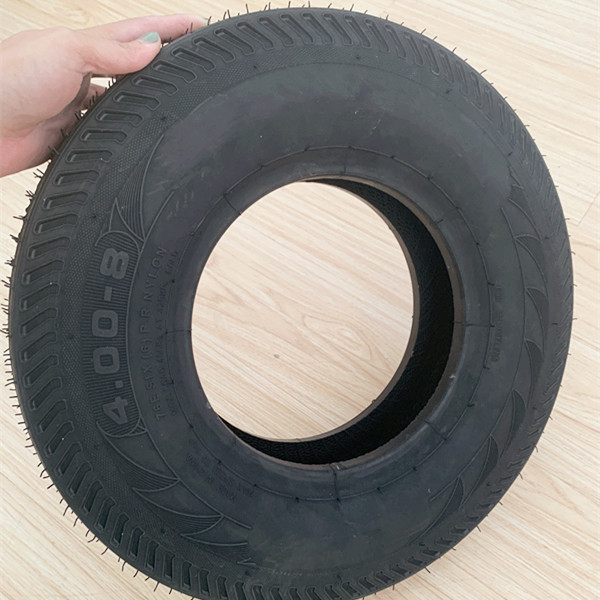 MRF Pneus Pneus de motocicletas 4.00-8 no Porto de Qingdao Tempo de entrega Dentro de 25 dias