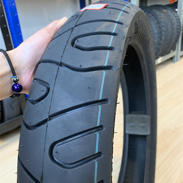 110/80-17 Proibição de pneus de motocicleta com 20000 KM de vida útil e construção durável