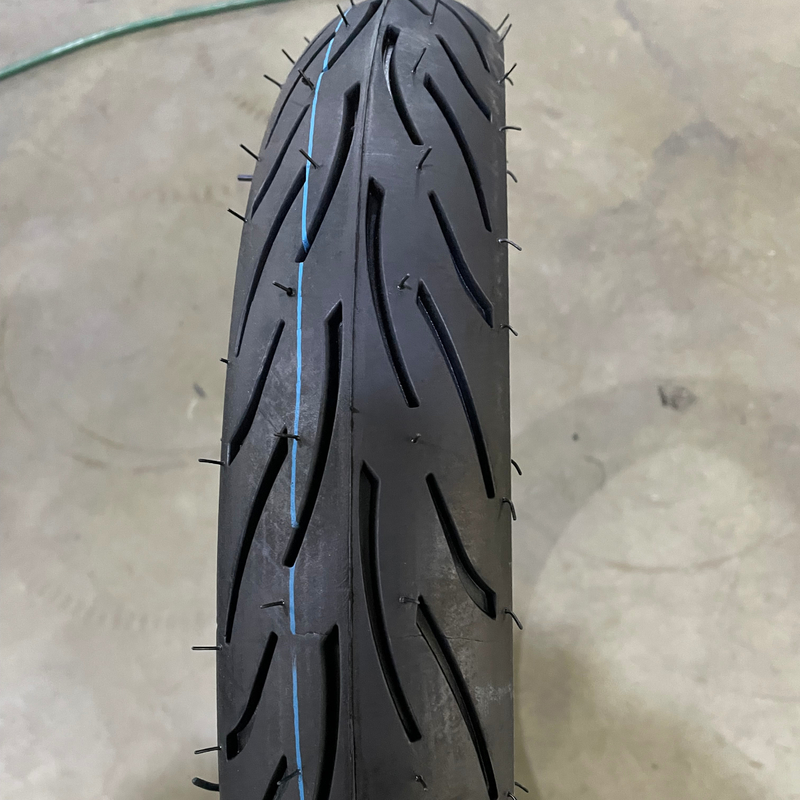 3.00-18 OEM Pneus de Motocicleta O equilíbrio perfeito de desempenho e durabilidade