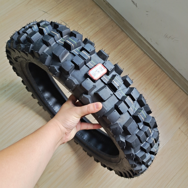 OEM 4.10-18 110/100-18 Pneus de motocicleta rodas com 35% de teor de borracha
