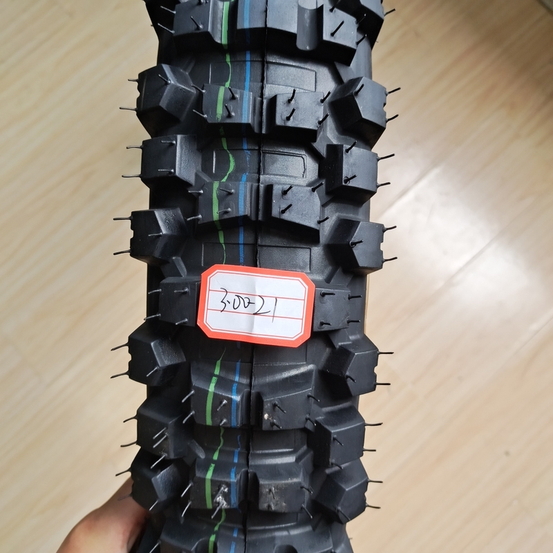 Caixa de pneus de borracha super alta Pneus de motocicletas 3.00-21 no porto de carregamento Porto de Qindgao