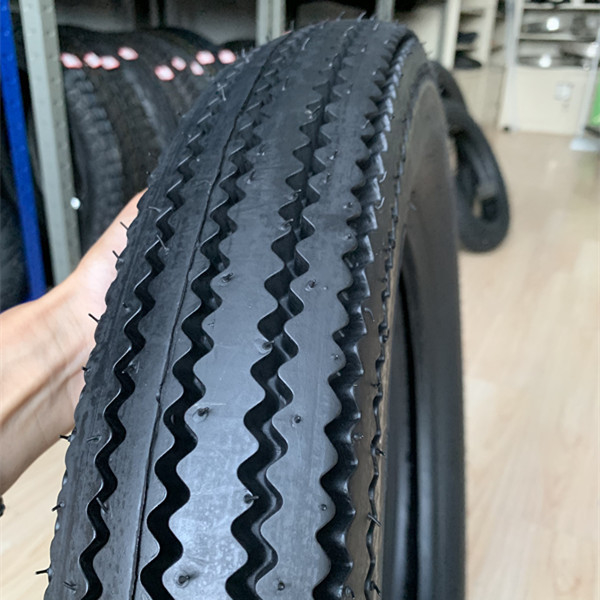 3.25 19 Pneus de motocicleta com porto de carregamento Qingdao e 20000 KM de vida útil