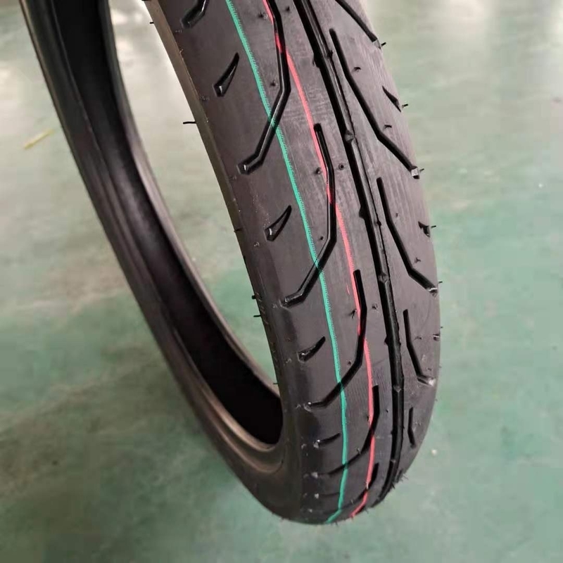 80/90-17 Pneus e tubos internos de motocicleta adequados às condições da estrada das Filipinas