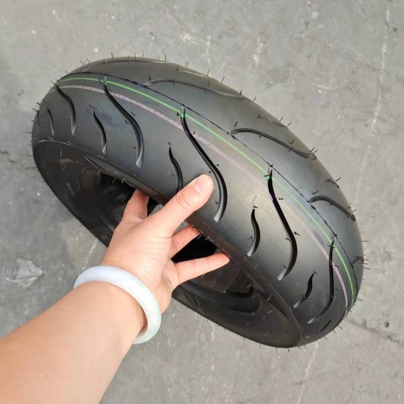 35%-55% de teor de borracha Pneus de motocicletas 130/90-10 6Pr sem tubos para o mercado africano