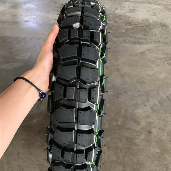 Super 460-18 Pneus e tubos de borracha para motocicletas no porto de Qingdao