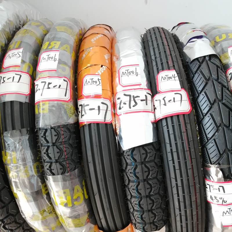 Deep Design Pneus de motocicleta 275-17 5000 Pcs por dia Capacidade e Deep Pattern Design