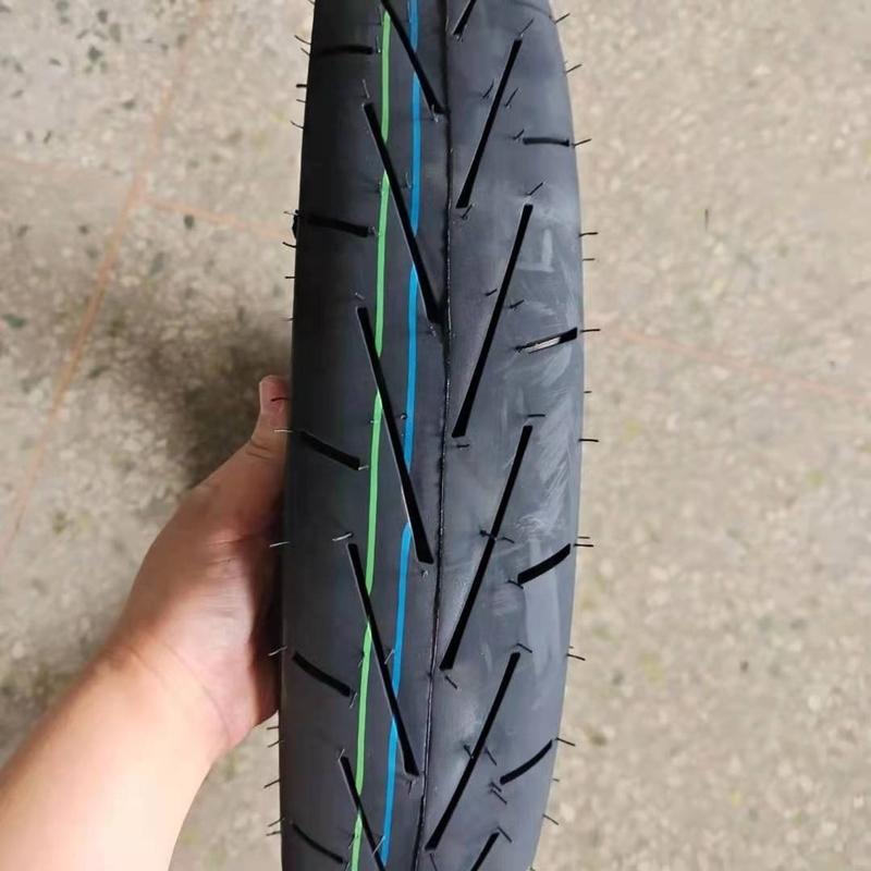 Pneus de motocicleta de borracha preta para motocicleta Porto de Qingdao Entrega dentro de 25 dias