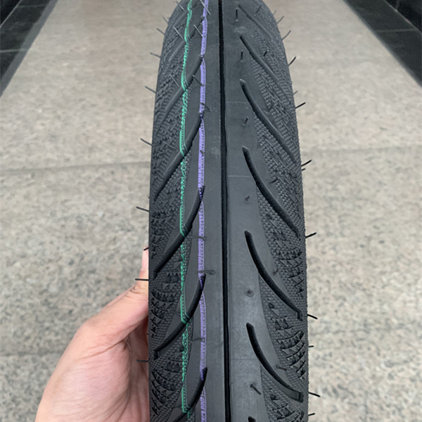 35%-55% de teor de borracha 80/90-17 Pneus de motocicletas para o mercado africano