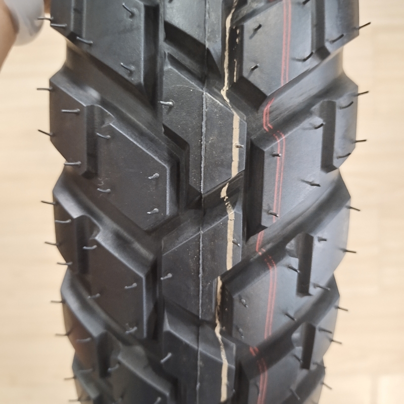 Deep Design Pneus/pneus de motocicletas OEM 100/90-17 110/90-17 TT/TL com 35%-55% de teor de borracha