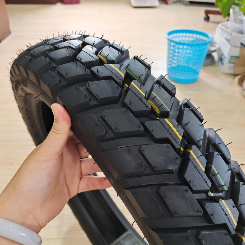 20000 KM Trabalho Vida Pneus de moto 110/90-17 TL para o Porto de Qingdao