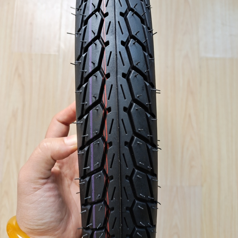 Deep Design Pneus de motocicleta 60/100-17 para e 5000 pcs por dia Capacidade de produção