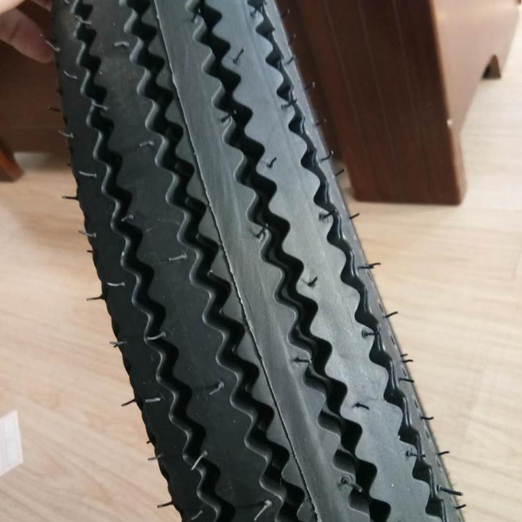 Projeto de padrão profundo Tubos internos de pneus de motocicletas 4.50-18 4.00-19 para fácil instalação