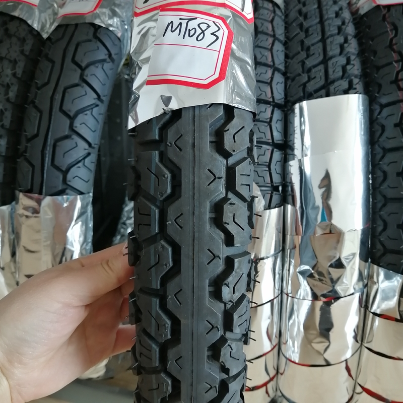 Mercado Africano Pneus para motocicletas sem tubos e de tipo de tubo com carcaça