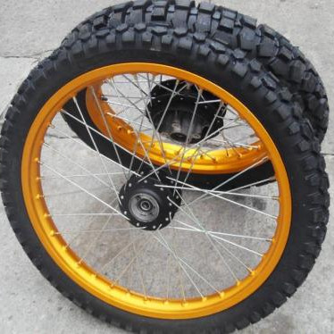 Pneus de motocicleta de longa duração do porto de Qingdao 275-18 com 35% a 55% de teor de borracha