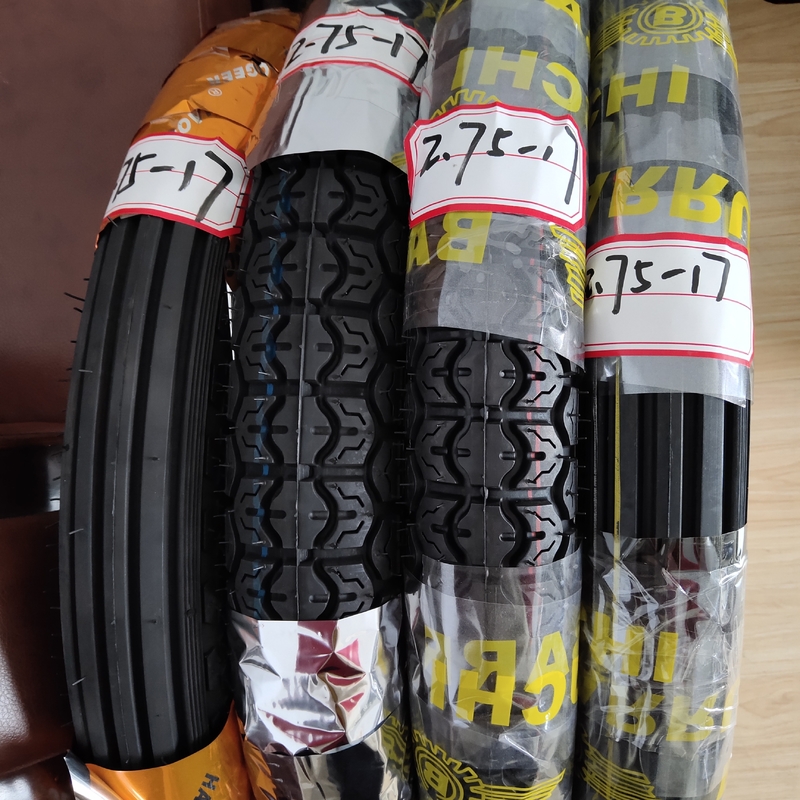 Pneus de motocicletas de borracha super e tubos 275-17 para desempenho duradouro
