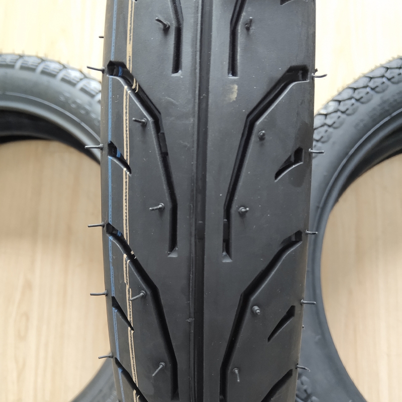 70/90-17 Pneus traseiros de motocicletas fabricados com carcaça de borracha de 35% a 55%