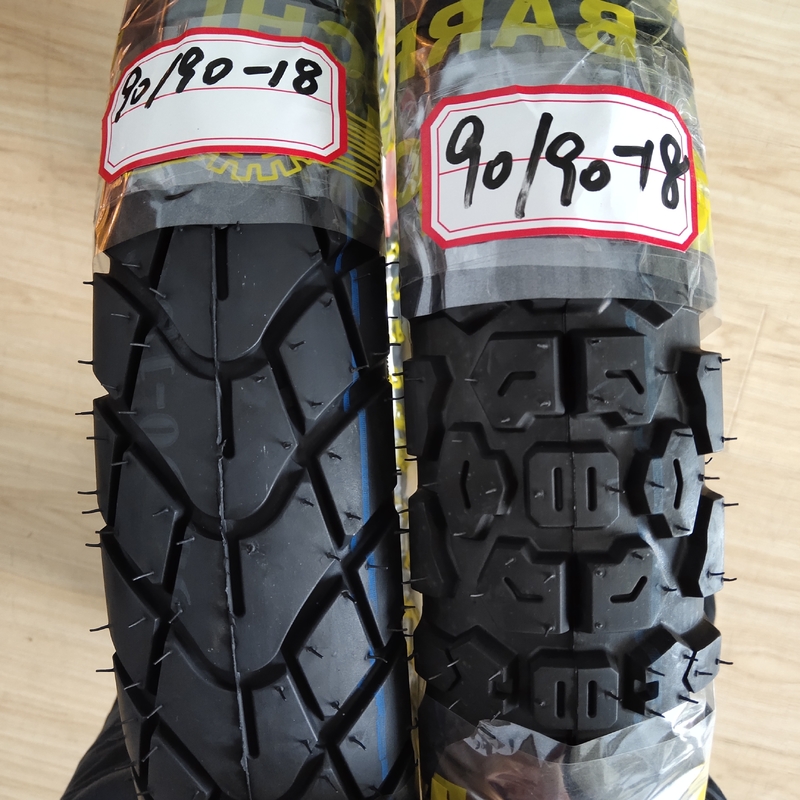 Pneus de borracha de motocicleta 90/90-18 com 20000 KM Vida útil Tempo de entrega Dentro de 25 dias